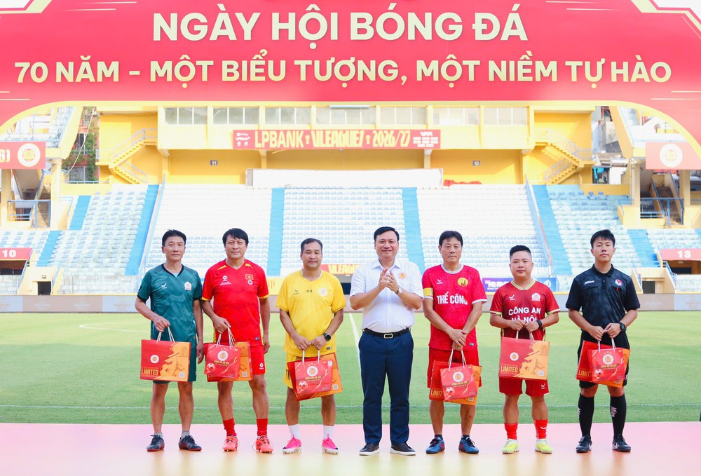 CLB CAHN kỷ niệm 70 năm thành lập - Ảnh 1. CLB CAHN kỷ niệm 70 năm thành lập - Ảnh 1.
