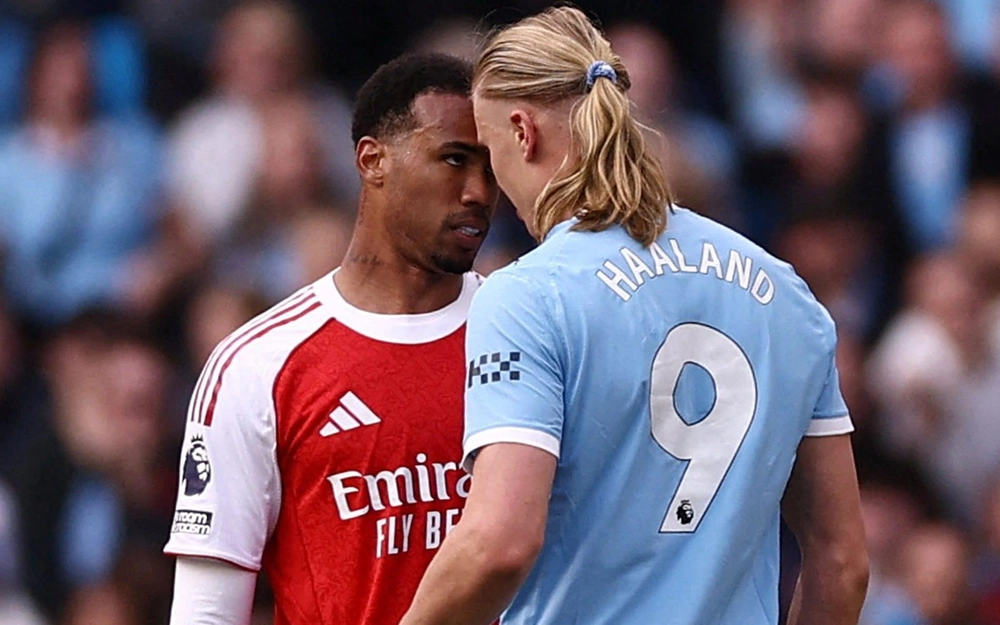 Haaland được khen 'fair play' trong pha húc đầu của hậu vệ Arsenal - Ảnh 1.