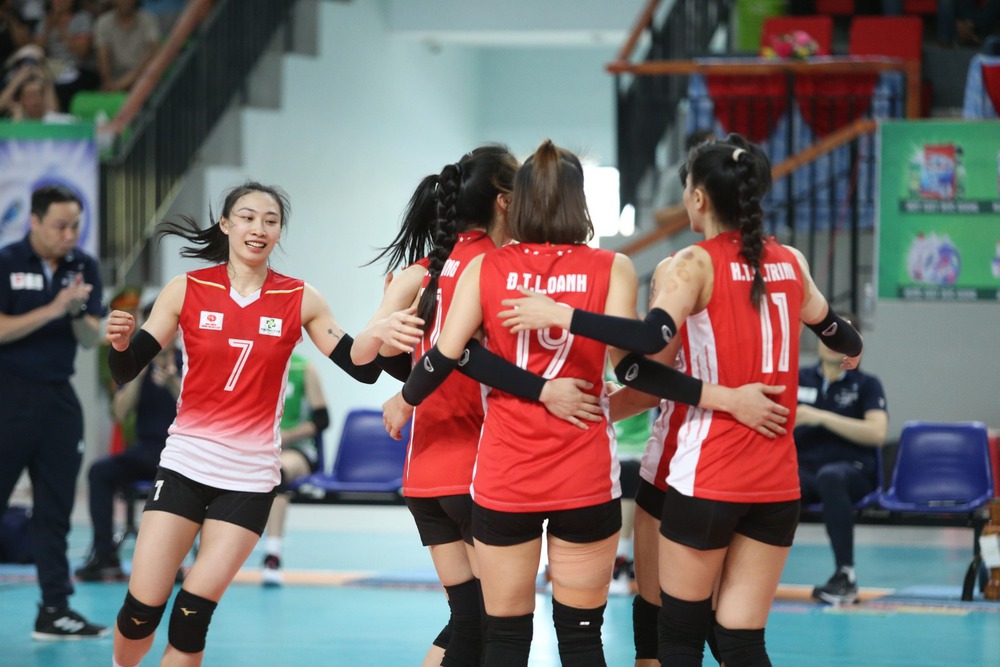 Kiều Trinh (số 11) là đội trưởng của CLB BCTT Binh Đoàn 19 tham dự cúp Hoa Lư Bình Điền 2026