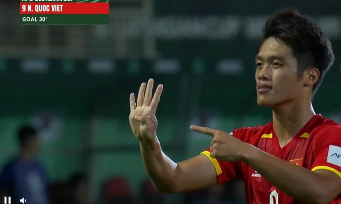 Hiểu Minh nhận món quà ý nghĩa sau bàn thắng của U23 Việt Nam trước Hàn Quốc