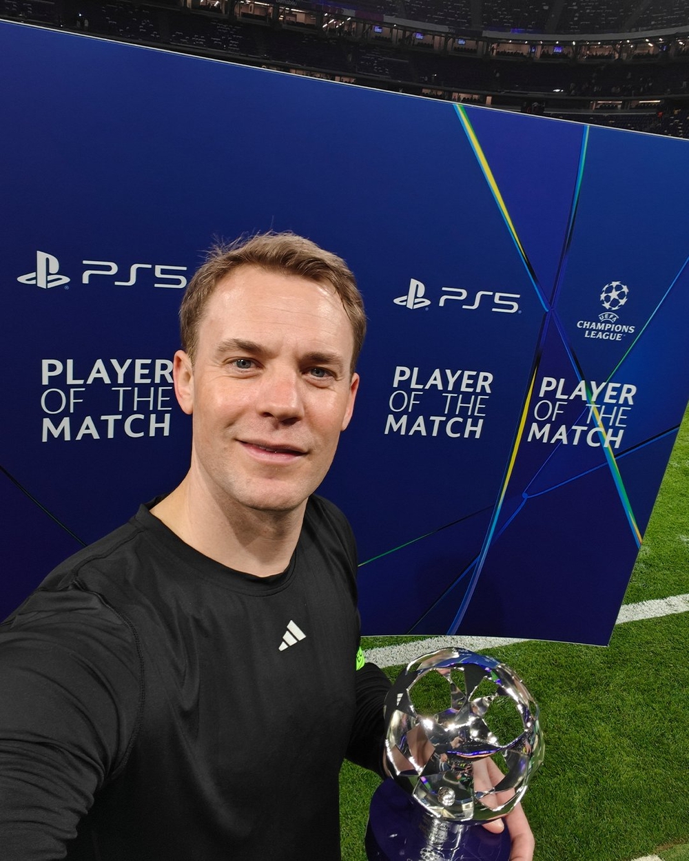 Manuel Neuer vẫn hay nhất thế giới ở tuổi 40 - Ảnh 2.
