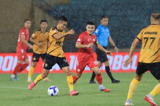Top defensive midfielder of Vietnam national team unexpectedly departs from club after the season ends.