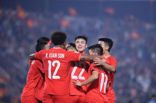 Two Vietnam national team players are aiming for the greatest milestone of their careers.