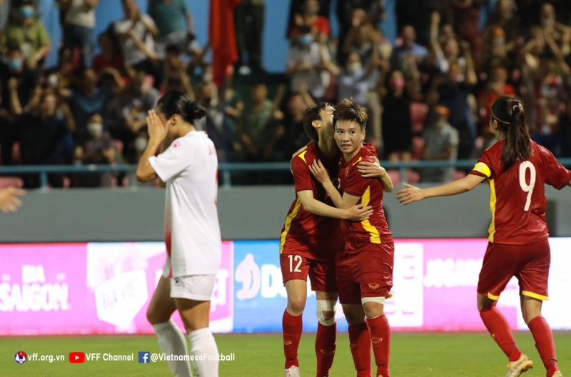 The outstanding midfielder of the Vietnam women&#39;s national team takes on a new role after retirement.