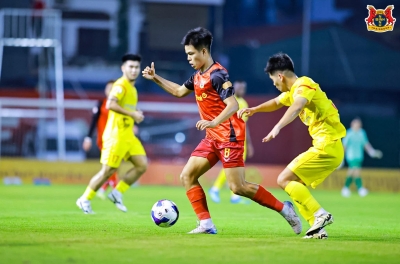 Vietnamese overseas Tran Thanh Trung scores a huge point before two Korean coaches