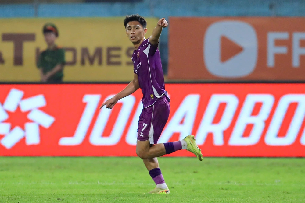 Học trò HLV Kim Sang Sik bứt phá ở V-League - Ảnh 3.