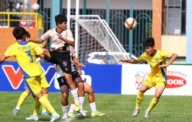 Identify the first two teams advancing to the semifinals of the 2026 National U15 Championship