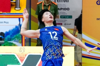 Đặng Thị Hồng's powerful spikes were unstoppable, scoring 54 points in the national youth championship
