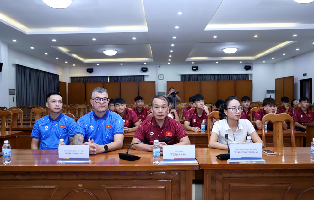 U17 Việt Nam được trang bị kiến thức dinh dưỡng thể thao trước World Cup - Ảnh 1. U17 Việt Nam được trang bị kiến thức dinh dưỡng thể thao trước World Cup - Ảnh 1.