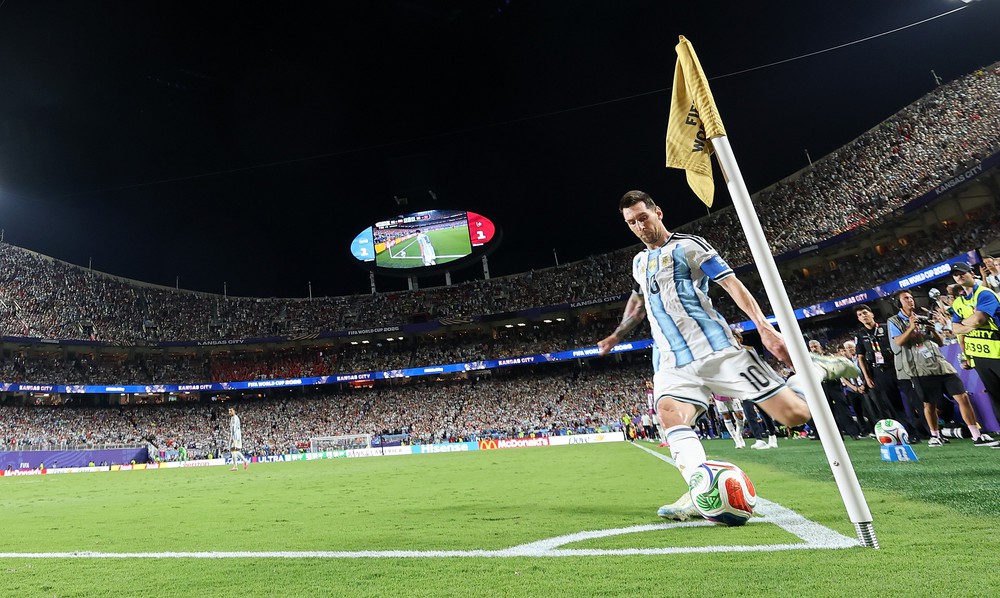 Hai nữ tuyển thủ “bất đồng” vì Anh và Argentina - Ảnh 1. Hai nữ tuyển thủ “bất đồng” vì Anh và Argentina - Ảnh 1.