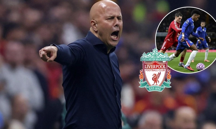 Liverpool mất ngôi đầu bảng, HLV Slot cay đắng thốt lên một điều