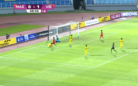 VIDEO Van Duong recreates Dinh Bac's moment when scoring against U17 Malaysia