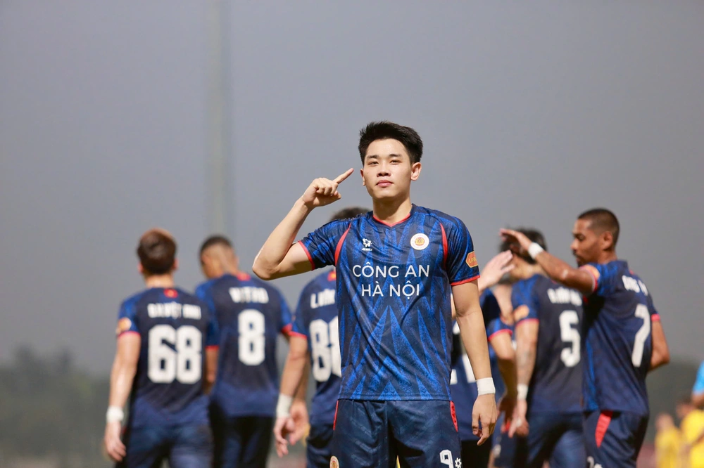 Ngôi sao U23 Việt Nam tỏa sáng ở V-League  - Ảnh 1.