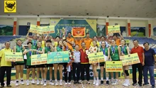 The Vietnam volleyball team is heading to South America for the World Championship, with fans excited yet still having some concerns.