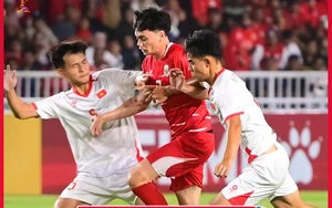 What are Vietnam U19's chances of advancing after their loss to Indonesia U19?