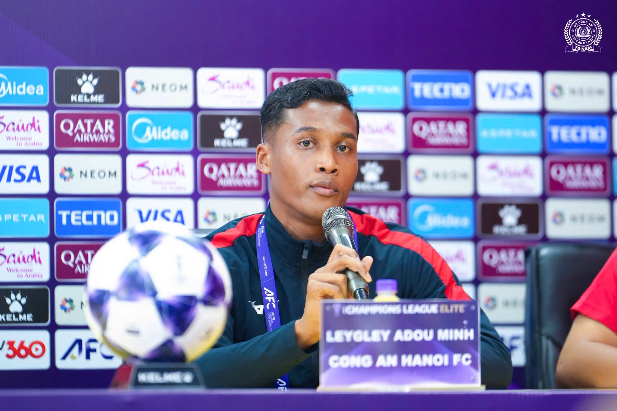 HLV Polking: 'CAHN không có gì để mất trước Kashima Antlers' - Ảnh 2. HLV Polking: 'CAHN không có gì để mất trước Kashima Antlers' - Ảnh 2.