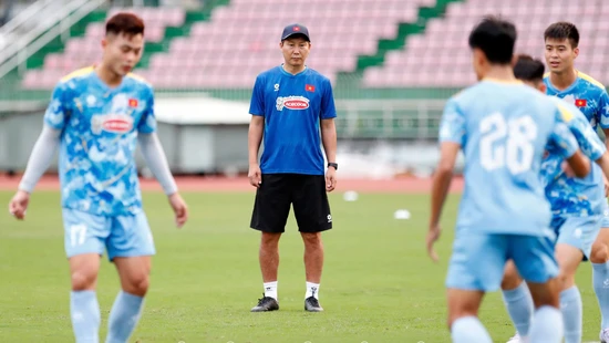 U23 Vietnam returns home, Coach Kim Sang Sik takes charge from November