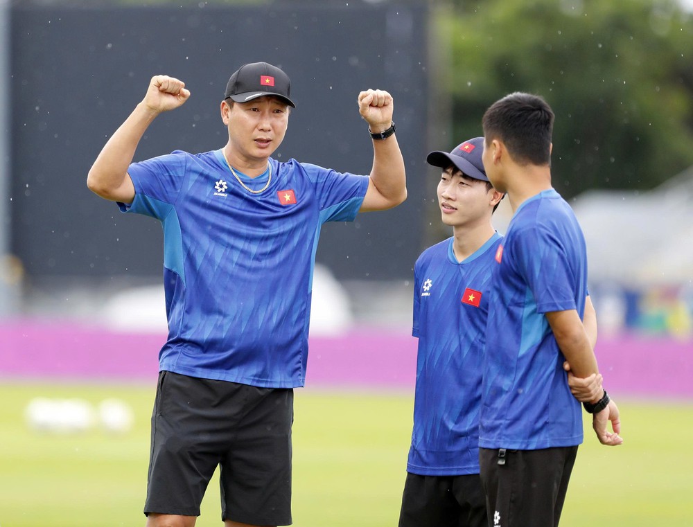 Tiêu điểm: Kỷ lục và thử thách - Ảnh 1.