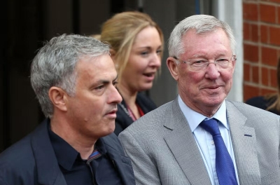 Sir Alex Ferguson: 'Mourinho cried when he called me and said...'