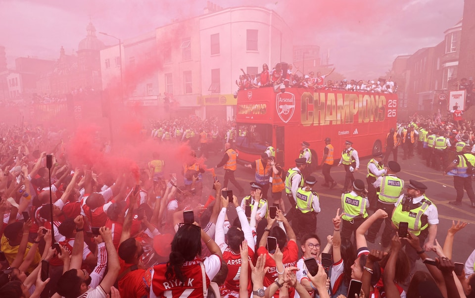 1 triệu người nhuộm đỏ London mừng Arsenal vô địch Ngoại hạng Anh - Ảnh 4.