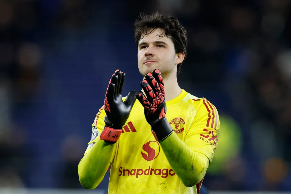 MU thanh lọc thủ môn, 4 cái tên đối diện nguy cơ rời Old Trafford - Ảnh 1.