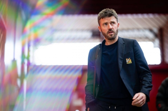 Qualifying for the Champions League, Manchester United is poised to acquire the 'heir to Michael Carrick'.