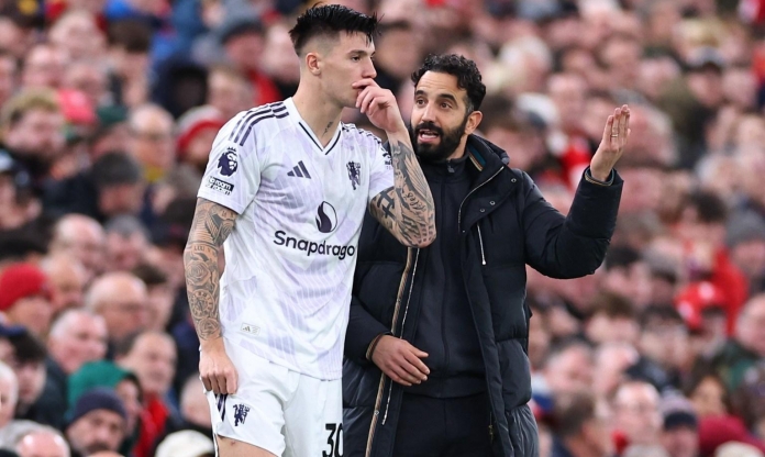 Ruben Amorim thừa nhận Benjamin Sesko đang 'vật lộn' tại MU