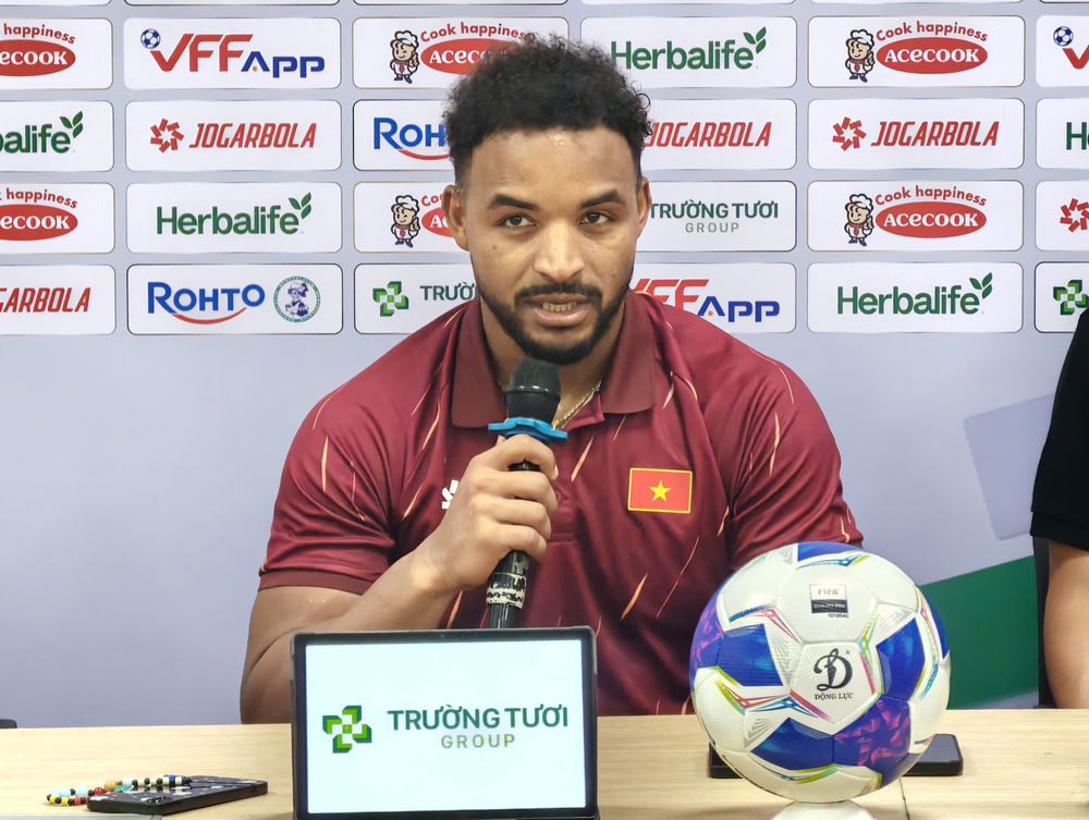 Cầu thủ xuất sắc nhất Xuân Son: 'Trong mọi hoàn cảnh tôi luôn hết mình' - Ảnh 1.