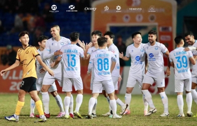 Nam Dinh finalizes the futures of three players