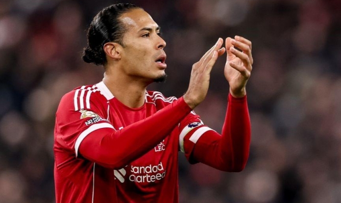 Liverpool phán quyết tương lai của Van Dijk