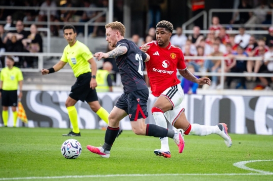 New recruit debuts, MU suffers shock loss to English League One side