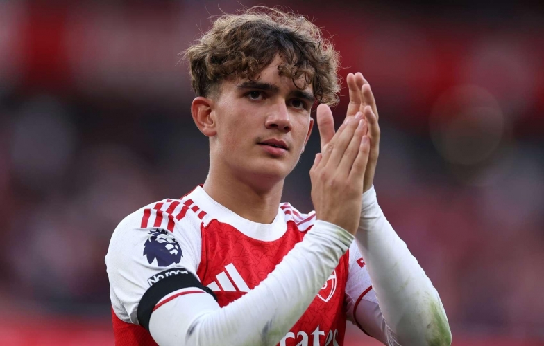 Arsenal players get heated over 15-year-old prodigy