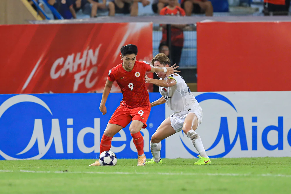 Thủ môn Kashima Antlers: 'Đình Bắc có triển vọng thi đấu ở J-League 1' - Ảnh 1. Thủ môn Kashima Antlers: 'Đình Bắc có triển vọng thi đấu ở J-League 1' - Ảnh 1.