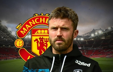 Despite climbing into the top three, Manchester United receives devastating news regarding a key player.