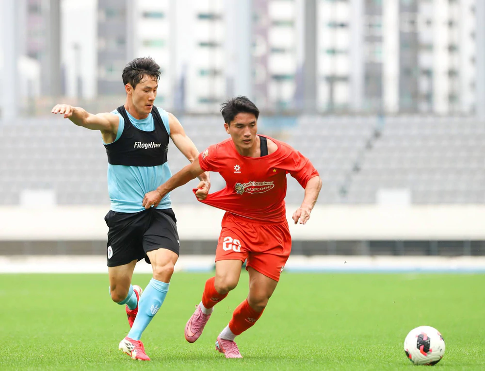 Tiền đạo Ngọc Mỹ chưa được ra sân phút nào ở ASEAN Cup 2026. Ảnh: VFF