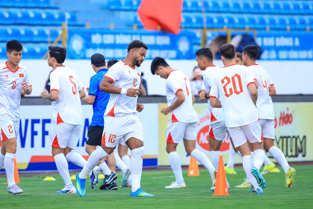 Tin nóng bóng đá Việt hôm nay 31/3: Đội tuyển Việt Nam chuẩn bị cho AFF Cup từ tháng 6 - Ảnh 1.