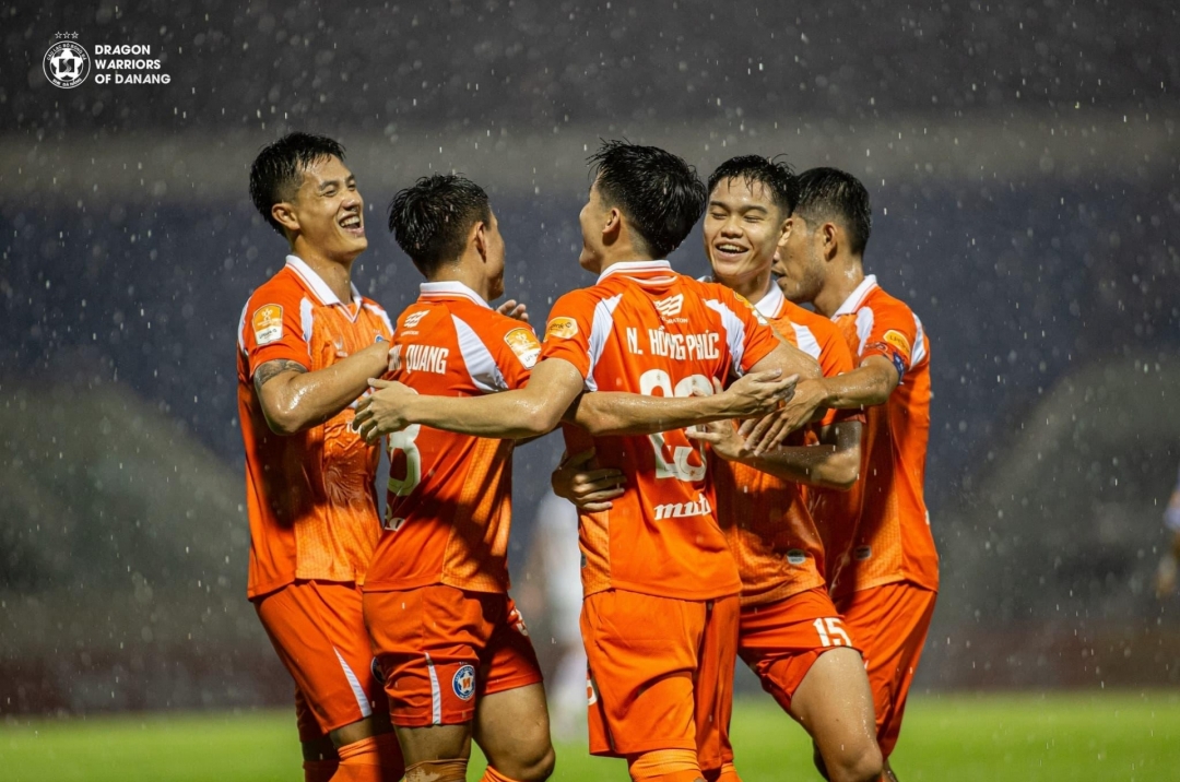 Scoring in the final minute, Da Nang escapes defeat against SLNA