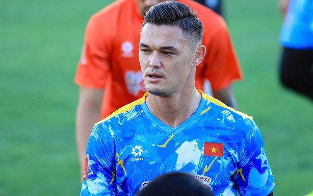 Coach Kim Sang Sik strengthens the Vietnamese national team.