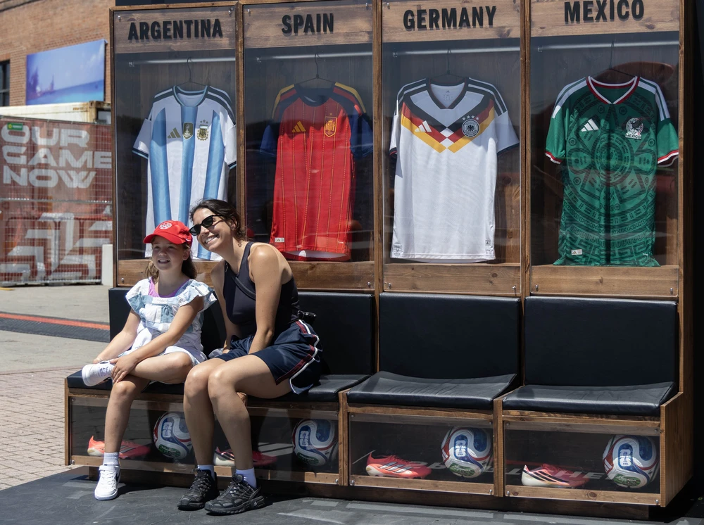 World Cup trên sân nhà: Phía sau sự hào nhoáng - Ảnh 1. World Cup trên sân nhà: Phía sau sự hào nhoáng - Ảnh 1.