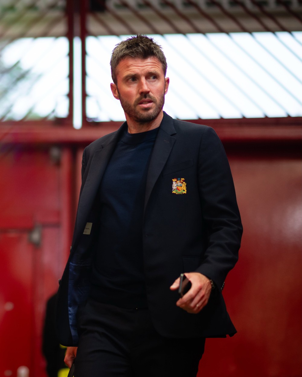 Michael Carrick được giữ lại ở MU: Khủng hoảng tại Old Trafford chưa có lời giải - Ảnh 1. Michael Carrick được giữ lại ở MU: Khủng hoảng tại Old Trafford chưa có lời giải - Ảnh 1.