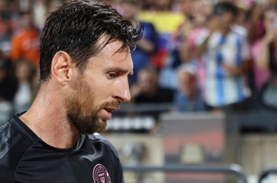 Lionel Messi's match turns into a comedy show