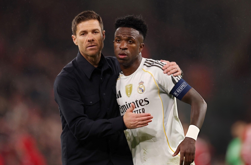 Xabi Alonso makes a surprising move regarding Vinicius
