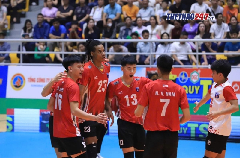 Easy win for the runner-up, Thể Công Tân Cảng secures a spot in the top 4 of the 2025 National Volleyball Championship