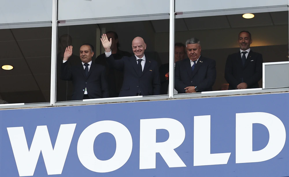 World Cup trên sân nhà: Từ World Cup quy mô đến ASEAN Cup khiêm tốn - Ảnh 1. World Cup trên sân nhà: Từ World Cup quy mô đến ASEAN Cup khiêm tốn - Ảnh 1.