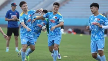 Vietnam football news today 15/11: Vietnam national team departs for Laos; The Cong Viettel Club receives a penalty from VPF