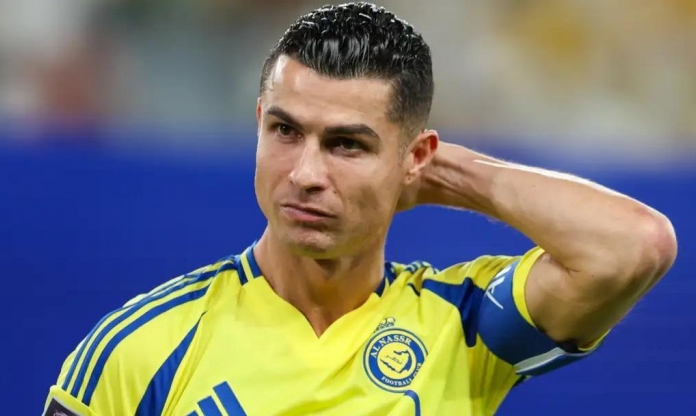 FIFA 'kiến tạo' cho Al Nassr trừng phạt Ronaldo
