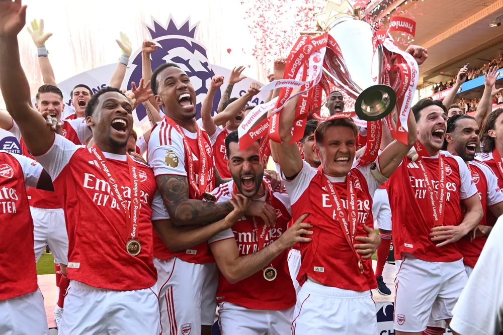 Dự đoán bảng xếp hạng Premier League mùa tới: Arsenal bảo vệ ngôi vương, Liverpool gây thất vọng - Ảnh 1. Dự đoán bảng xếp hạng Premier League mùa tới: Arsenal bảo vệ ngôi vương, Liverpool gây thất vọng - Ảnh 1.