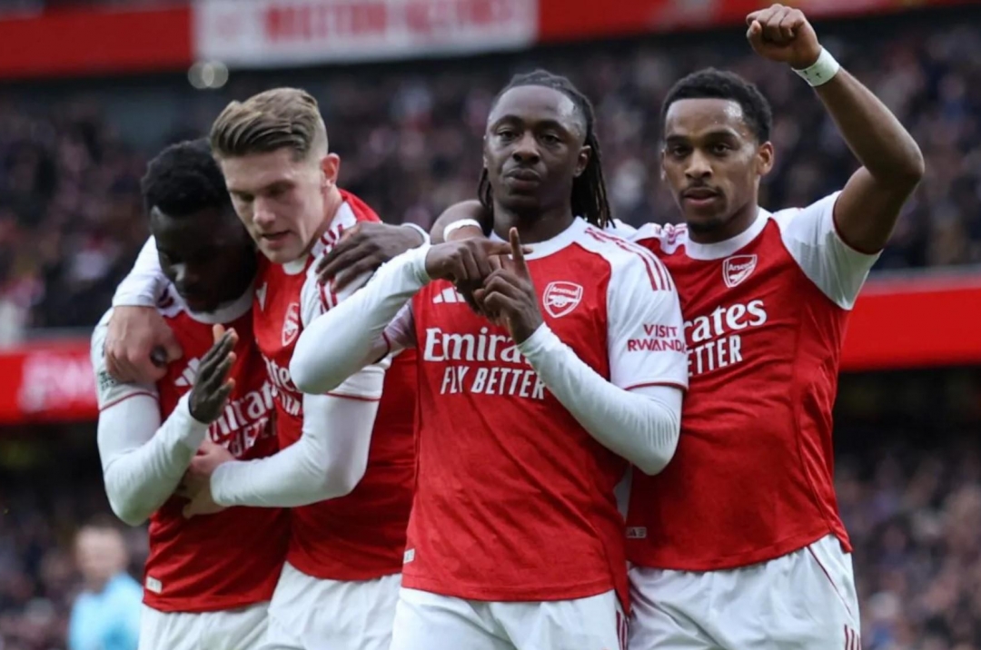 Eze shines to help the Gunners maintain the top spot in the Premier League