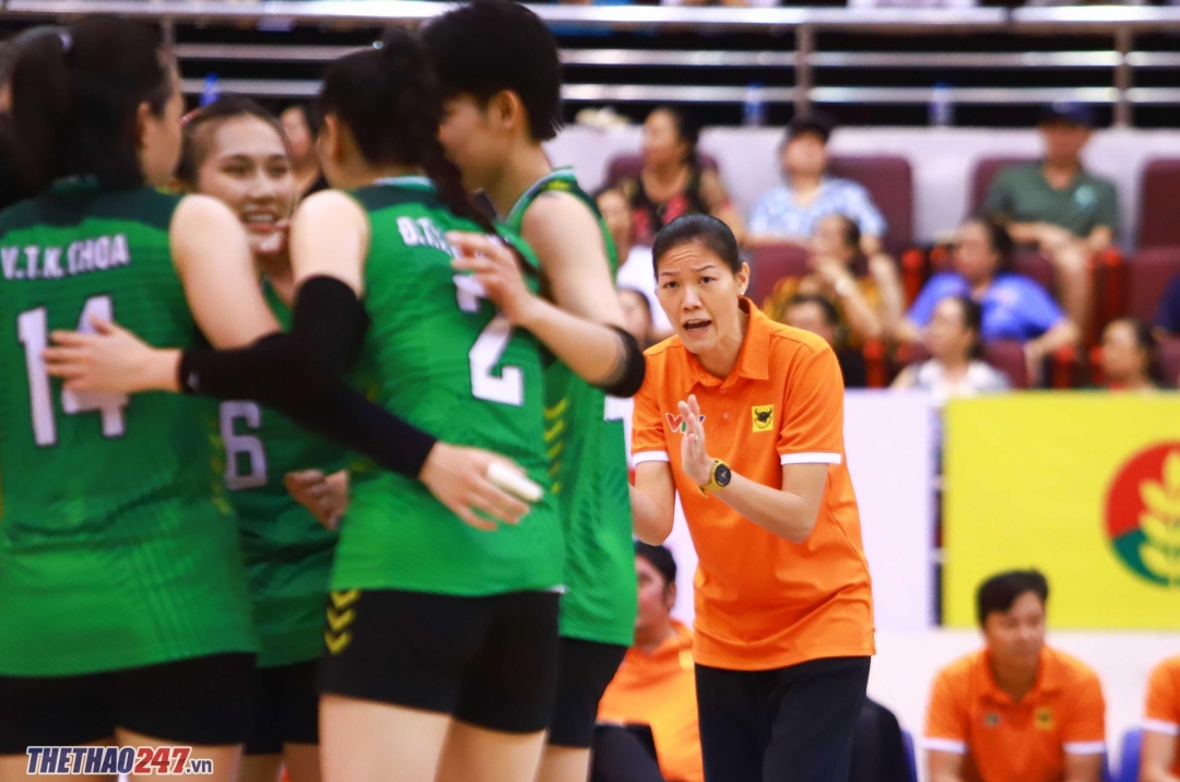 Coach Nguyễn Thị Ngọc Hoa makes history in Vietnamese volleyball