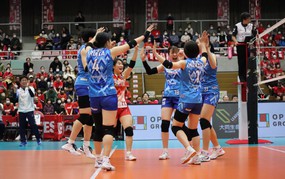 Continuously explosive, Vietnam's top female volleyball opposite hitter surpasses the opposite hitters of Japan's two strongest teams.